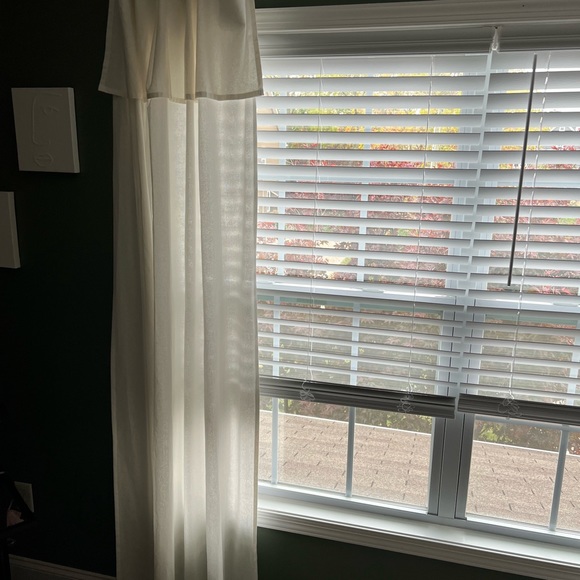 Set of 2 curtain panels. 50x86 each panel. - Picture 3 of 3